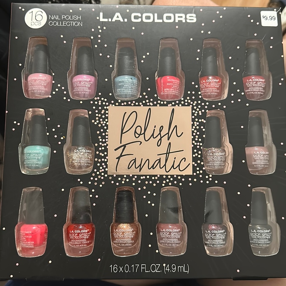 LA colors 16 pcs nail polish NWOT.